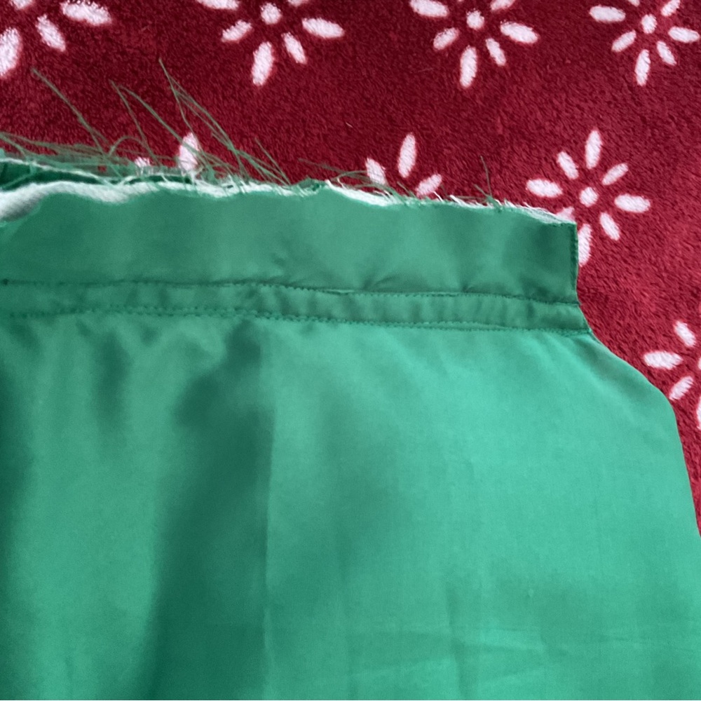 Green Patterned Women's Lengha blouse set - Picture 6 of 7